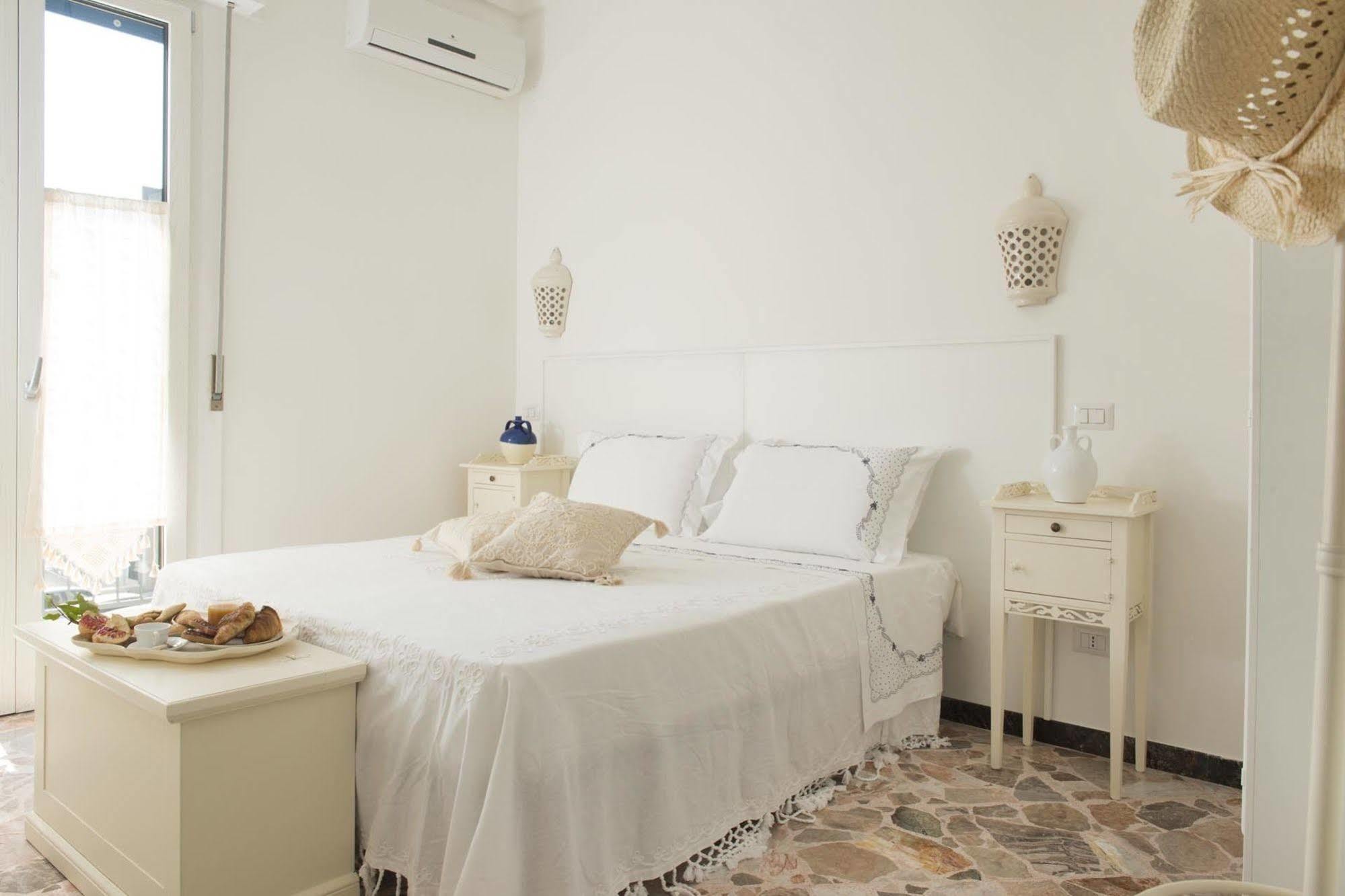 Dimora Cappuccini Guest House Cisternino Εξωτερικό φωτογραφία