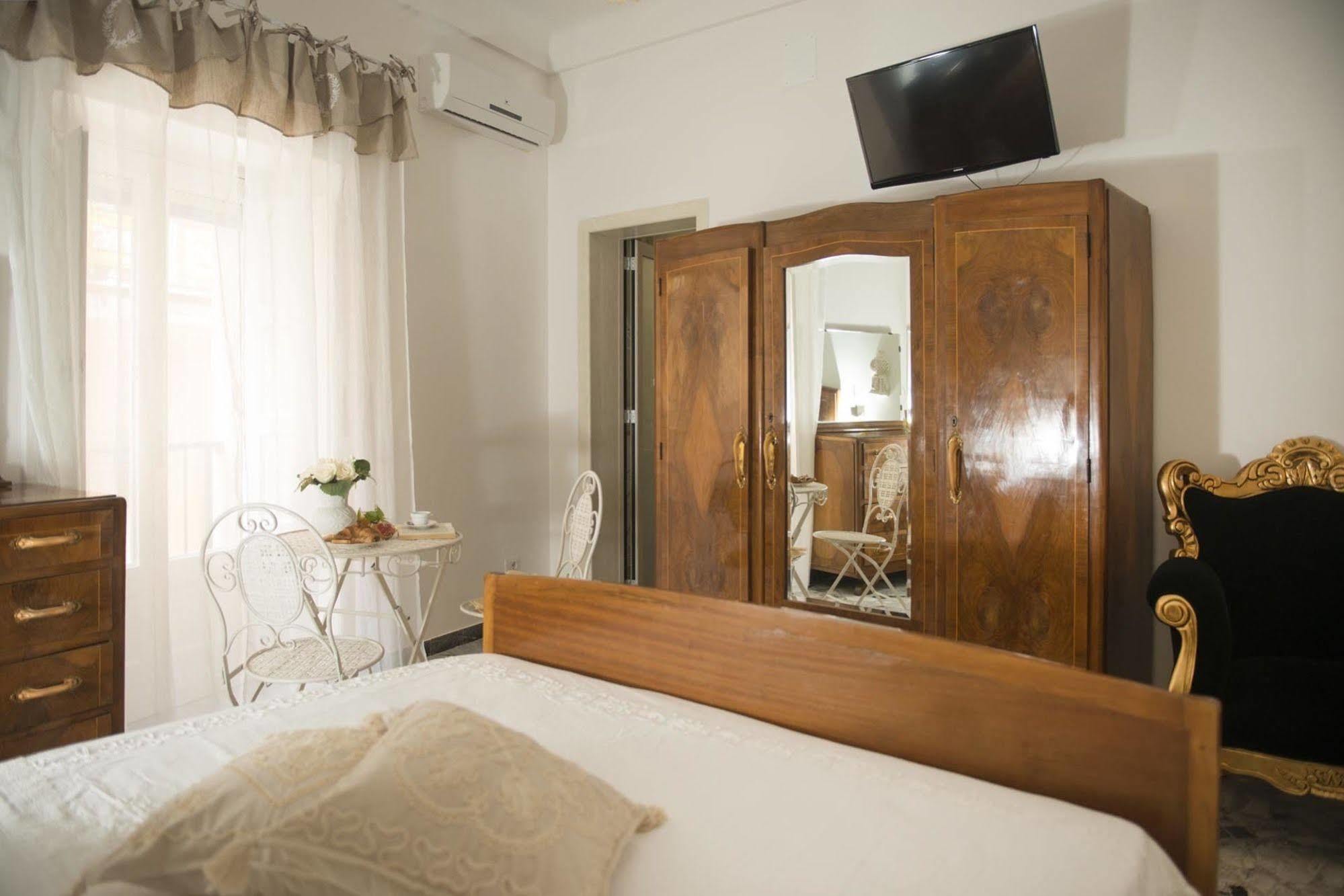 Dimora Cappuccini Guest House Cisternino Εξωτερικό φωτογραφία